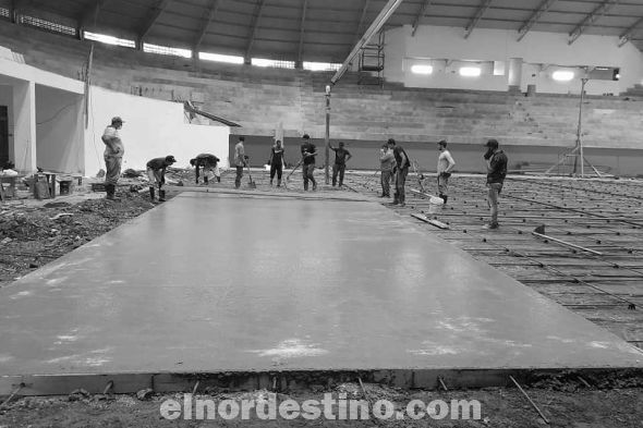 Una de las obras más esperadas por la ciudadanía de Pedro Juan Caballero es el renovado Estadio Municipal “Robert Acevedo”, antiguo “Coloso de Peroba”, que fue escenario de muchas gloriosas jornadas del deporte amambayense. (Foto: Dirección de Comunicaciones de la Gobernación de Amambay).