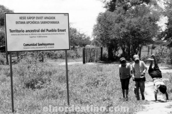 Navidad en Sawhoyamaxa, la comunidad de los indígenas Enxet que sobrevivieron en una pequeña franja de tierra en el Chaco 
