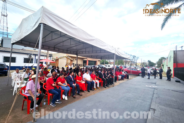 Diego Lozano retoma sus clásicos programas radiales donde se rinde tributo a las dos agrupaciones políticas de Paraguay: el Partido Colorado (actual Asociación Nacional Republicana) y el Partido Liberal (Partido Liberal Radical Auténtico). (Foto: Diego Lozano para Ideas del Norte Consultora Publicitaria).