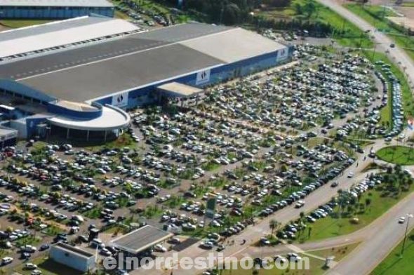 Shopping China de Pedro Juan Caballero se encuentra en estos días llena de compradores y turistas