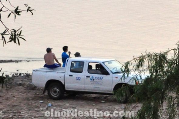 Fotografían a funcionarios de la ESSAP