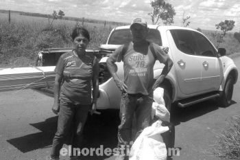 El secretario de Asuntos Indígenas Fernando Gauto trasladó a una familia indígena hasta su comunidad, quienes se encontraban realizando algunas consultas médicas en el Hospital Regional. (Foto: Dirección de Comunicaciones de la Gobernación de Amambay).