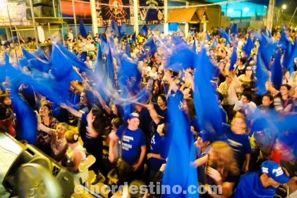 La multitud celebró la presencia de los referentes partidarios y se manifestó estruendosamente durante el uso de la palabra, tanto del candidato a Gobernador Pedro González como del candidato a Diputado Abel “Chiquito” González. (Foto: Prensa PLRA).