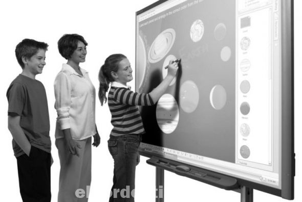 Gobernación de Amambay con propósito de fortalecer la educación pública inicia programa de educación interactiva