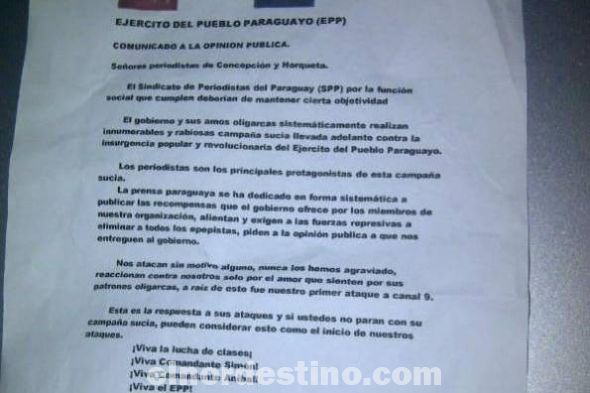 Nota de amenaza dejada en la radio atacada en Horqueta. (Foto: Diario ABC Color).