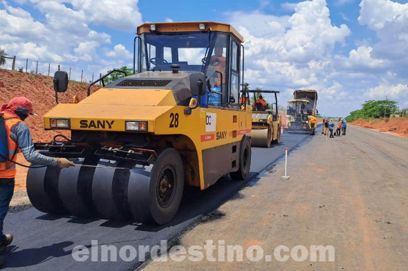 La ruta Pozo Colorado/Concepción será la primera ruta pavimentada con hormigón de Paraguay. El concejal municipal licenciado Jorge Luís Medina Rivarola propuso que las calles de Pedro Juan Caballero sean asfaltadas con hormigón. (Foto: Ministerio de Obras Públicas y Comunicaciones).