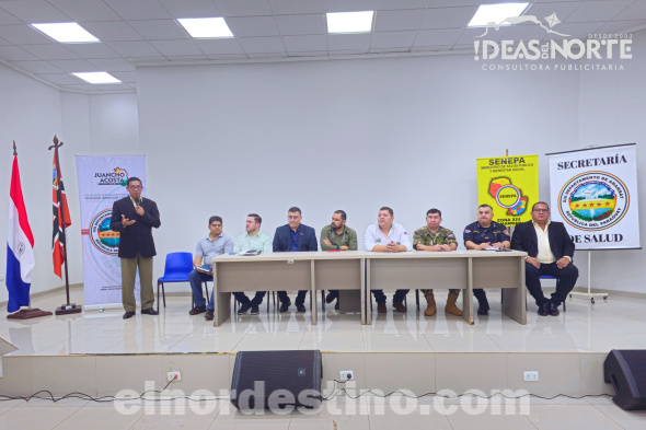 Participaron representantes de las fuerza vivas locales y funcionarios gubernamentales, quienes se unieron al llamado del gobernador de Amambay Juancho  Acosta para unir fuerzas en la lucha contra la Arbovirosis. (Foto: Diego Lozano para Ideas del Norte Consultora Publicitaria).