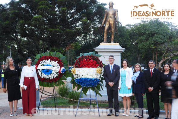 Destacadas autoridades locales y de la República Federativa de Brasil acompañaron el Acto Oficial por los doscientos catorce años de la Independencia Paraguaya realizado en la Plaza Capitán Pedro Juan Caballero. (Foto: Diego Lozano para Ideas del Norte Consultora Publicitaria).