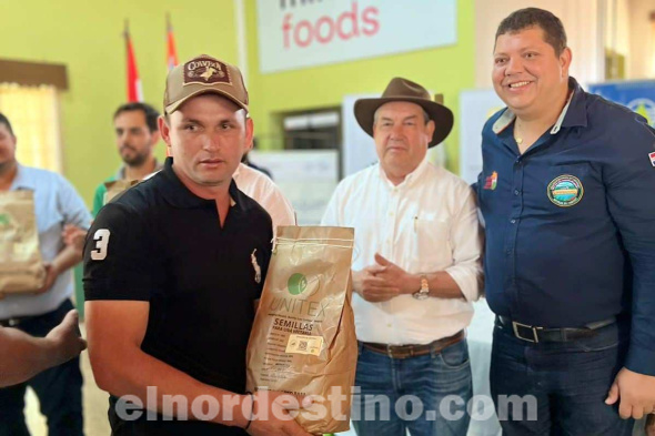 El Plan de Siembra de Sésamo para la Zafra 2023/2024 representa un paso importante hacia un futuro agrícola próspero, basado en los principios de igualdad, bienestar y desarrollo. (Foto: Dirección de Comunicaciones de la Gobernación de Amambay).