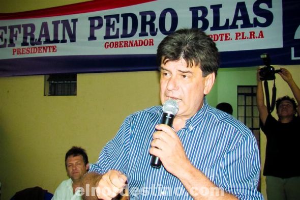 El candidato a Presidente de la Nación Efraín Alegre fue muy bien recibido por los liberales del Amambay. Cerró su discurso revalidando la figura del Diputado Nacional Pedro González como futuro Gobernador de Amambay. (Foto: Semanario Extra).