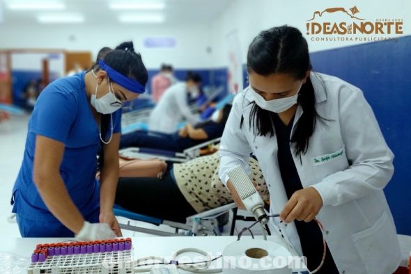 Grupo de estudiantes de la Carrera de Medicina en Universidad Sudamericana que contribuyeron para que la actividad se desarrolle de la mejor manera posible. (Foto: Diego Lozano para Ideas del Norte Consultora Publicitaria).