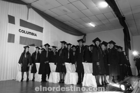 Acto de Graduación de alumnos de la Universidad Columbia filial Pedro Juan Caballero realizado en el Salón Auditorio “Alberto Morelo” de la Gobernación de Amambay. (Foto: Cosme Damián Díaz Martínez).