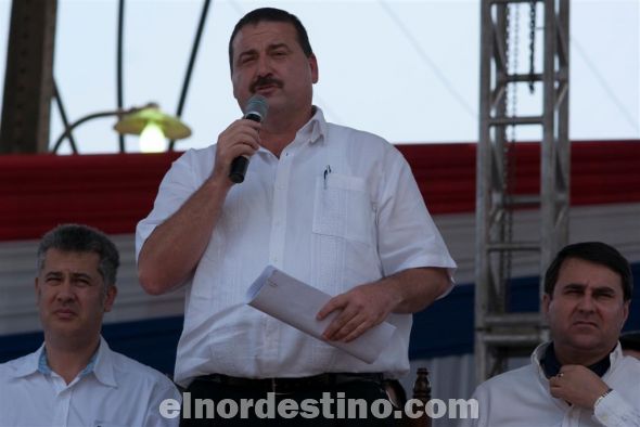 Se hizo entrega a la empresa SR Saldanha Rodríguez, fabricante de jeringas descartables en el Departamento de Amambay, del documento que le autoriza el libre transporte por los países del Mercosur. (Foto: Diego Lozano).