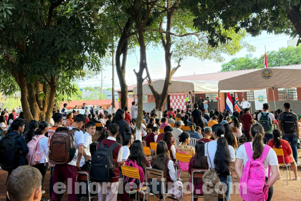 Las refacciones realizadas por la Gobernación de Amambay representan un avance significativo para la comunidad estudiantil de Pedro Juan Caballero, ofreciendo a docentes y alumnos un ambiente más cómodo y adecuado para el aprendizaje. (Foto: Dirección de Comunicaciones de la Gobernación de Amambay).