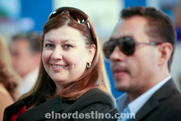 La Presidente de la Junta Municipal de Pedro Juan Caballero doctora Sonia González estuvo acompañada por su Vicepresidente doctor Alejandro Benítez Aranha. En el acto se enteraron que un bloque del Palacete Municipal corresponderá a la Junta Municipal y contará en planta baja con 12 salas para concejales. (Foto: Diego Lozano).