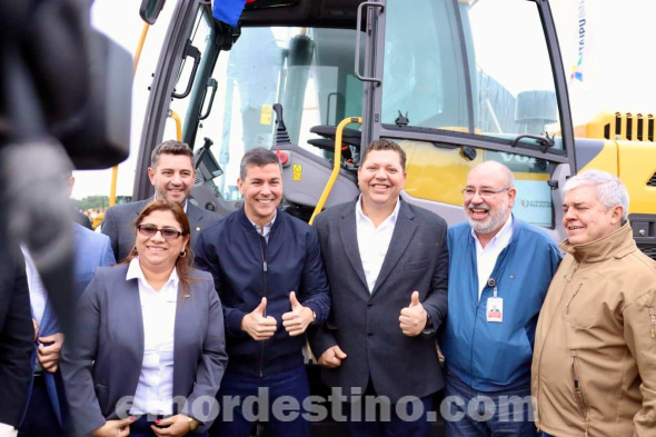 Gobernación de Amambay recibe maquinarias del Gobierno Nacional para impulsar más obras en el XIII departamento