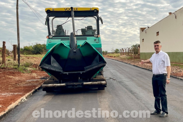 Intendente Acevedo asfalta accesos al Campo de Exposiciones y Ferias de la Asociación Rural del Paraguay Regional Amambay