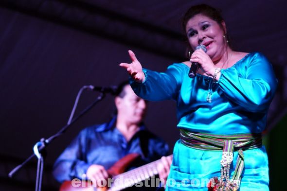 Con la actuación de la cantante Lizza Bogado, cooperativa Mborayhu Ltda. inauguró mejoras en su sede central 