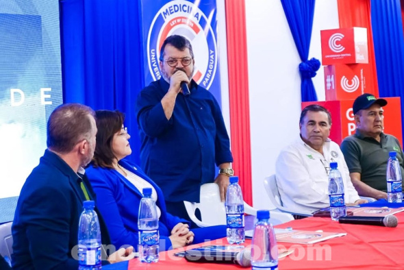 La firma del acuerdo internacional fortalece los lazos académicos, científicos y culturales entre UCP sede Pedro Juan Caballero y el Instituto Federal de Mato Grosso do Sul de Brasil, promoviendo nuevas oportunidades para estudiantes y docentes. (Foto: Asesoría de Prensa de UCP sede Pedro Juan Caballero).