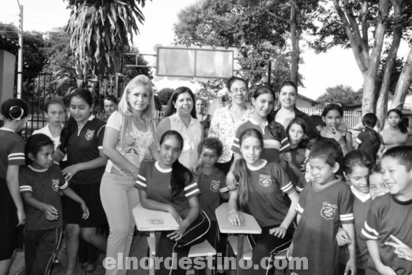 El gobernador de Amambay Pedro González brinda asistencia a institución educativa abandonada a su suerte hace once años