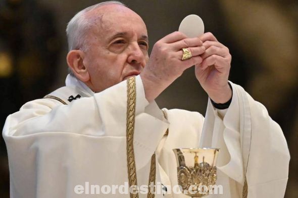 El Papa Francisco dedicó su primera misa de 2022 a las mujeres y las madres. Su homilía, en la Basílica de San Pedro del Vaticano, se centró en el papel de Santa María como mujer y madre tras el nacimiento de Jesucristo. (Foto: EuroNews).