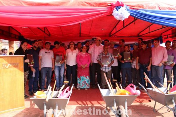 Para completar los servicios hacia la comunidad de Karapaí en este Día de Gobierno organizado por la Oficina Parlamentaria del diputado Juan Silvino “Juancho” Acosta, una gran cantidad de entidades públicas se hicieron presentes. (Foto: Gentileza).