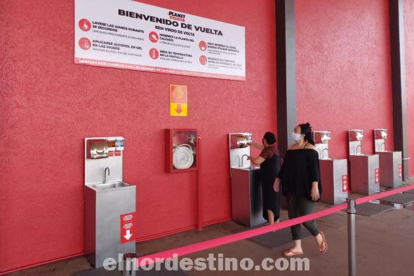 Planet Outlet reabrió oficialmente sus puertas este lunes 5 de Octubre, que como aquel 17 de Junio de 2014 cuando tuvo su inauguración quedará como una fecha histórica para el Grupo Cogorno. Una buena cantidad de visitantes se acercaron al local, que además es el primer outlet de Paraguay. (Foto: Diego Lozano).