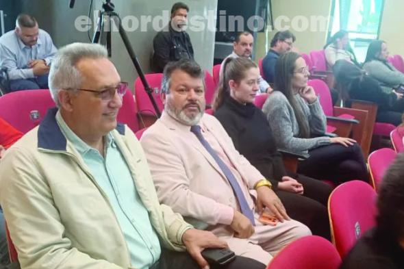 La propuesta fue presentada por el concejal Marcelino Nunes, primer vicepresidente del Legislativo pontaporanense, como reconocimiento al trabajo social y comunitario Universidad Central del Paraguay desarrolla en el ámbito de la Salud Pública. (Foto: Asesoría de Prensa de UCP sede PJC).