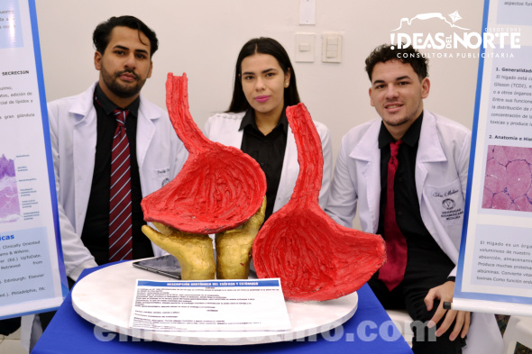 Estudiantes del primer semestre de la Carrera de Medicina presentaron trabajos en la III Jornada de Histología y Anatomía, actividad organizada por la coordinación de Extensión Universitaria. (Foto: Diego Lozano para Ideas del Norte Consultora Publicitaria).