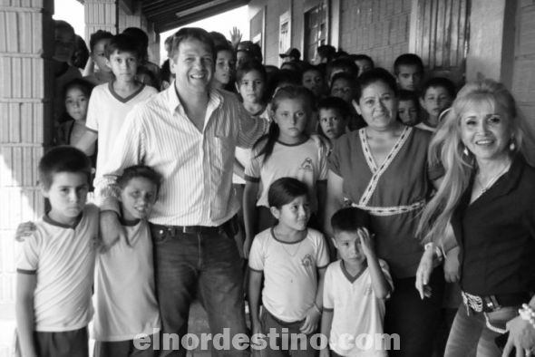 El gobernador de Amambay Pedro González Ramírez distribuyó yogurts en instituciones educativas de Pedro Juan Caballero