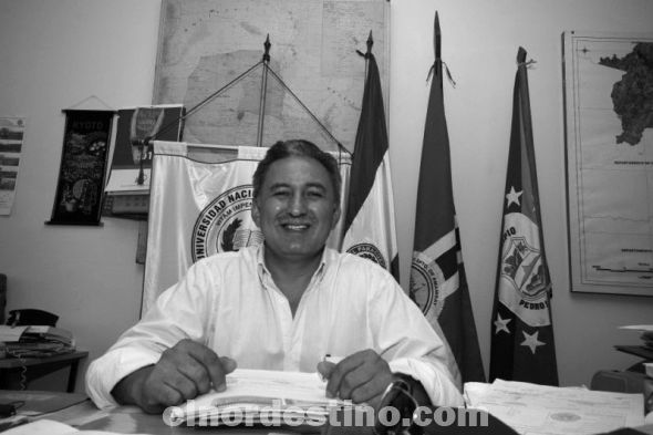 El ingeniero agrónomo y Máster José Quinto Paredes Fernández es el director de la Universidad de Ciencias Agrarias de la UNA filial Pedro Juan Caballero. (Foto: Diego Lozano).