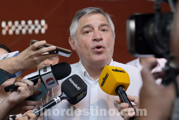 El programa “Hambre Cero” de alimentación escolar llegará a novecientos treinta mil estudiantes de los diecisiete departamentos y de la capital. Tendrá el apoyo de la totalidad de intendentes y gobernadores. (Foto: Ministerio de Educación y Ciencias).