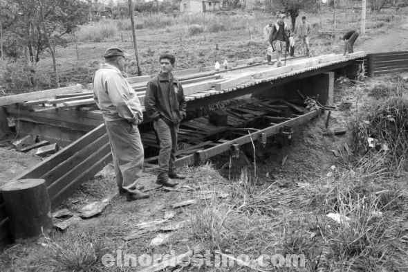 Más de cien familias del asentamiento Kokue Pyahú se benefician con construcción de puente
