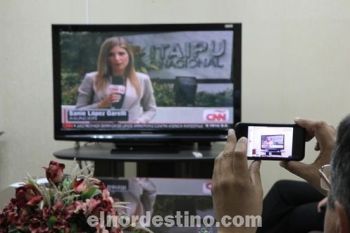 En la primera parte del programa transmitido en vivo, se emitió una entrevista al director general paraguayo de Itaipu, pregrabada el sábado 18 por la corresponsal de CNN en Paraguay, Sanie López Garelli.