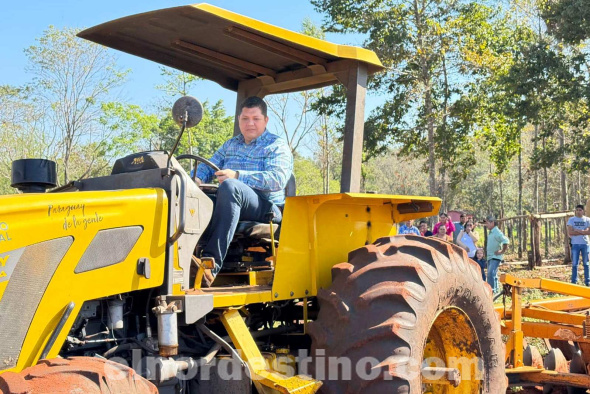 Modernizando la agricultura familiar, gobernador Juancho Acosta visitó la colonia María Auxiliadora en el distrito Cerro Corá