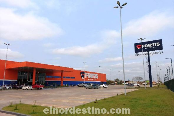 La actividad se realiza desde las 7:30 hasta las 13:30 en el local de FORTIS Mayorista en Concepción, logrando así ser el vínculo entre el productor y los clientes. Se cumple el proceso de sanitización exhaustivo, y todos los requisitos del protocolo sanitario. (Foto: Diego Lozano).