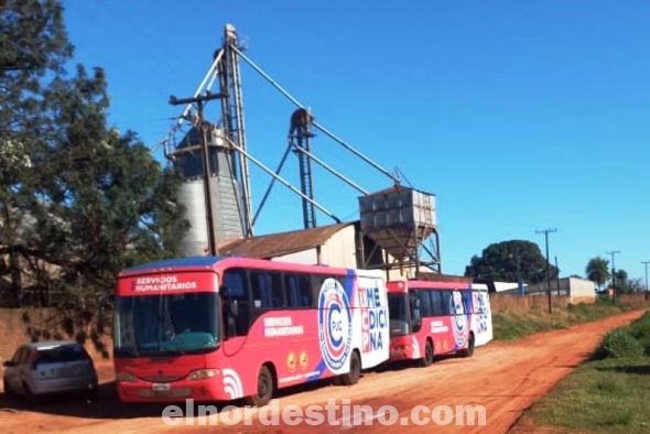La estructura de Universidad Central del Paraguay en Acción se trasladó hasta Villa Guillermina con un equipo de profesionales médicos y académicos de la Facultad de Ciencias Médicas. (Foto: Asesoría de Prensa de la UCP).