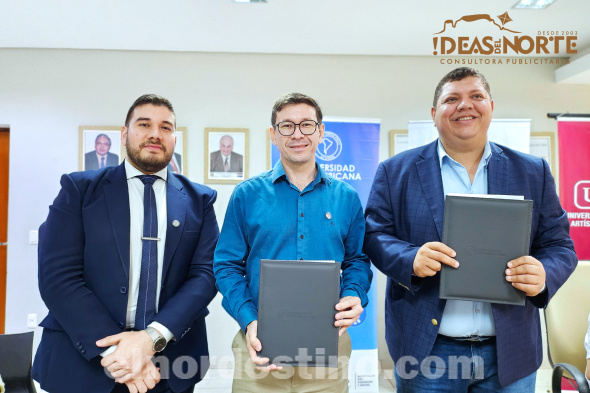 Universidad Sudamericana estuvo representada por su decano doctor Nery Alexis Cáceres Leiva y el secretario general abogado Iván Álvarez, mientras que el propio gobernador abogado Juan Silvino Acosta Benítez firmó por la institución pública. (Foto: Diego Lozano para Ideas del Norte Consultora Publicitaria).