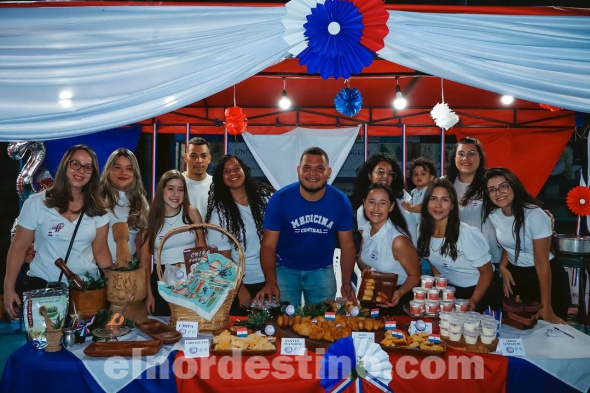Este XI Festival de Guaraní tuvo la particularidad de fusionar las disciplinas de la cultura guaraní y la historia de la Medicina. Fue una gran fiesta que celebró la rica cultura paraguaya, con mucha danza, teatro y comidas típicas. (Foto: Asesoría de Prensa de Universidad Central del Paraguay).
