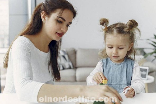 También el ser escuchados y contar con un espacio en el que puedan expresarse. Si papá o mamá se sienten rebasados o la situación está interfiriendo en el interés de los niños por hacer ciertas cosas, entonces sí pueden considerar un terapeuta. (Foto: Nueva Mujer).