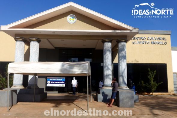 A pesar del organizado vacunatorio que se instaló en el Centro Cultural Alberto Morelo de la Gobernación de Amambay, hay personas que NO acuden para aplicarse el inmunizante contra el Covid19. (Foto: Diego Lozano para Ideas del Norte Consultora Publicitaria).