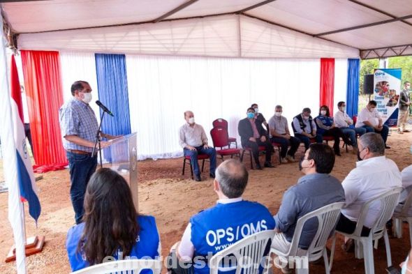 Con presencia del Presidente de la República Mario Abdo Benítez, el viceministro de Atención Integral a la Salud Dr. Víctor Hernán Martínez y la Representante interina de la OPS/OMS en Paraguay Dra. Haydee Padilla, fueron inauguradas las Plantas productoras de Oxígeno. (Foto: OPS).