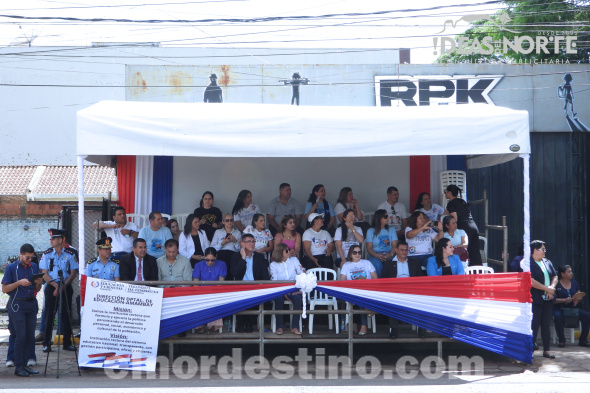 El Palco Oficial estuvo ubicado sobre la calle Carlos Antonio López en su intersección con la Calle Curupayty. Niños de más de treinta y ocho instituciones de enseñanza de Pedro Juan Caballero desfilaron, exhibiendo diversos mensajes alusivos a la fecha. (Foto: Diego Lozano para Ideas del Norte Consultora Publicitaria).