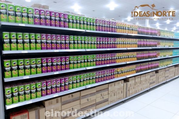 Planet Outlet seguirá siendo una muy buena elección a la hora de pasear y hacer compras. Con amplio estacionamiento, seguridad, y un enorme patio de comidas climatizado, locales y turistas eligen todo el año visitar el primer outlet de Paraguay. (Foto: Diego Lozano para Ideas del Norte Consultora Publicitaria).