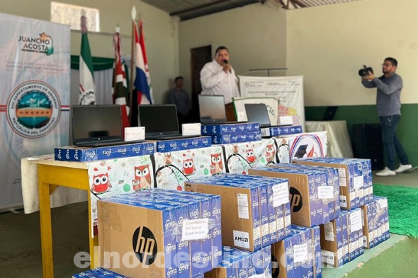 Ya son más de cien instituciones educativas las beneficiadas con notebooks con internet gestionadas por Juancho Acosta