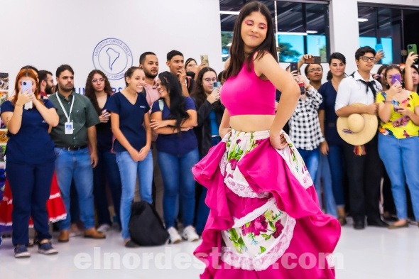 Encuentro Artístico Cultural “Demuestro Actitud Positiva sobre la Cultura de los Pueblos” en Nueva Universidad Sudamericana