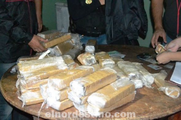 Hallan 24 kilos de marihuana en lujoso vehículo en puesto de control en Colonia Chirigüelo de Pedro Juan Caballero