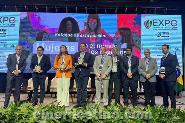 La XV edición de la Expo Paraguay/Brasil se realizó los días jueves 7 y viernes 8 de Noviembre en el Centro de Convenciones de la CONMEBOL, bajo el lema “Mujeres en el Mundo de los Negocios”. Se trató de un espacio de encuentro e intercambio (Foto: Facebook de Juancho Acosta).