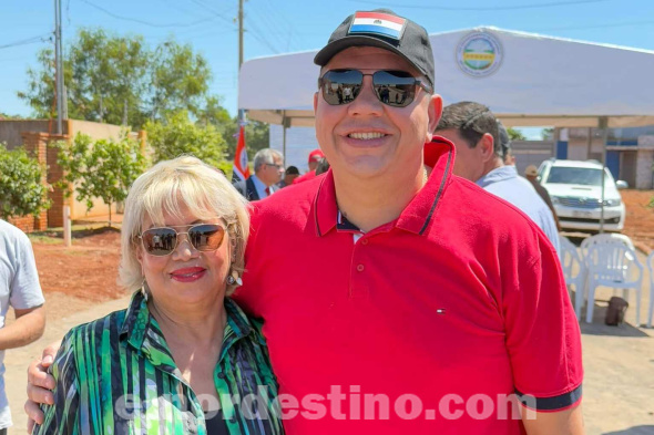 Cerrando un año intenso, gobernador Juancho Acosta inaugura empedrado en la Fracción Terrazas 4 de Pedro Juan Caballero