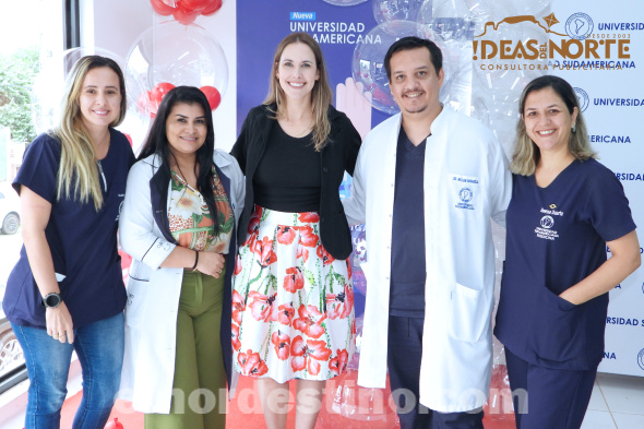 Las doctoras Lucila Biedman y Alexandra Kuhm junto a parte del equipo de Nueva Universidad Sudamericana, que participó activamente en la campaña “Donar Sangre es Salvar Vidas” a favor del Hospital Regional de Pedro Juan Caballero. (Foto: Diego Lozano para Ideas del Norte Consultora Publicitaria).